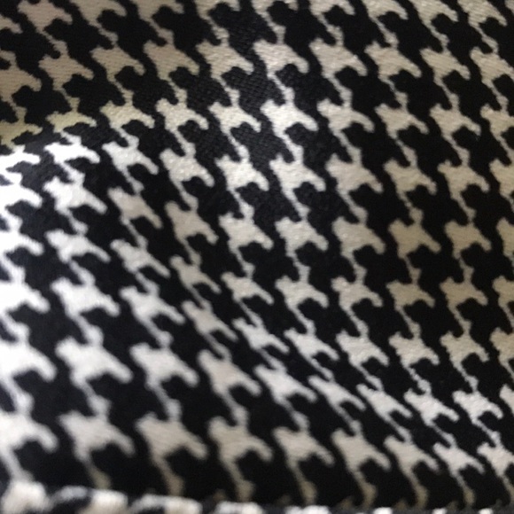 “CLUB MONACO” Tunic Style Black and White Dress. - Picture 10 of 14